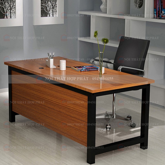 Bàn Làm Việc Chân Sắt BLVCS008 
